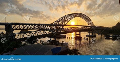 Mahakam Bridge, Samarinda Kalimantan Timur , Indonesia Stock Photo ...