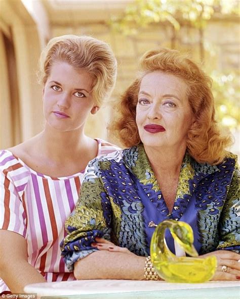 Bette Davis' daughter claims her mother practiced witchcraft | Famosos, Madres famosas, Actrices