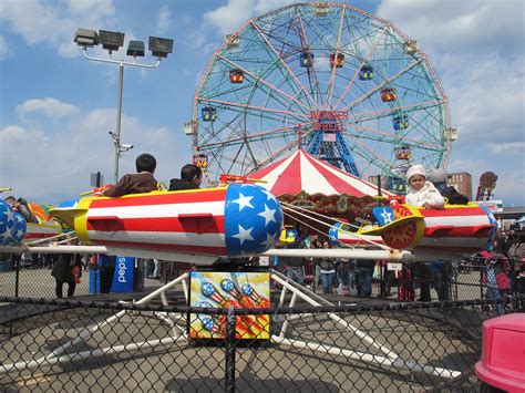 Kiddie Rides — Deno's Wonder Wheel