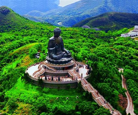 TIAN TAN BUDDHA, A Big Statue in Hongkong - Travelling Moods