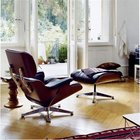 Vitra Eames Lounge Chair & Ottoman | AmbienteDirect