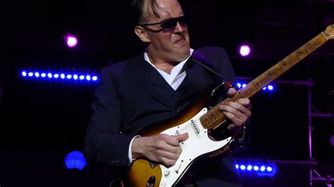 Joe Bonamassa - Love Ain't A Love Song - 2017 Keeping The Blues Alive ...