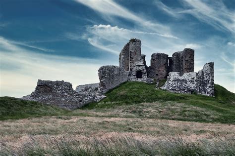 Duffus Castle | Visitor Information | Castles History