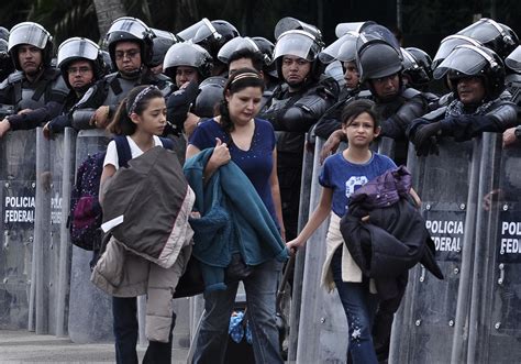 Mexican protests grow - Mexicans rage against student massacre - Pictures - CBS News