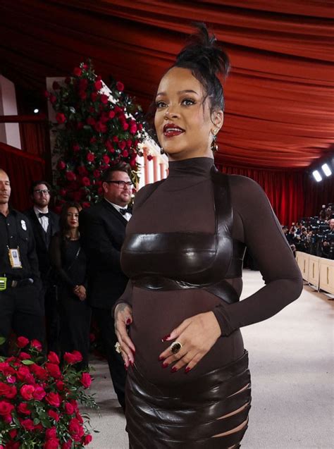 Oscars 2023: See Pregnant Rihanna's dazzling red carpet and performance looks - ABC News