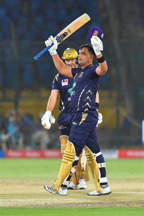 Khurram Manzoor celebrates as Shane Watson looks on | ESPNcricinfo.com