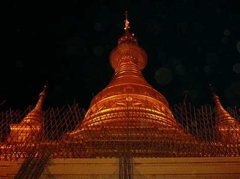 Asisbiz Myanmar Monywa famous Buddha relics Dec 2000 12