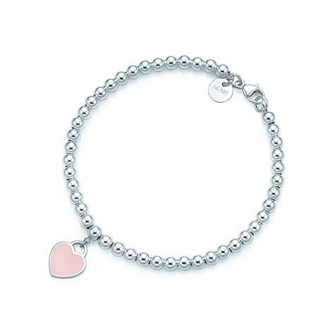 Return to Tiffany® bead bracelet in silver with pink enamel finish, medium. | Tiffany & Co.