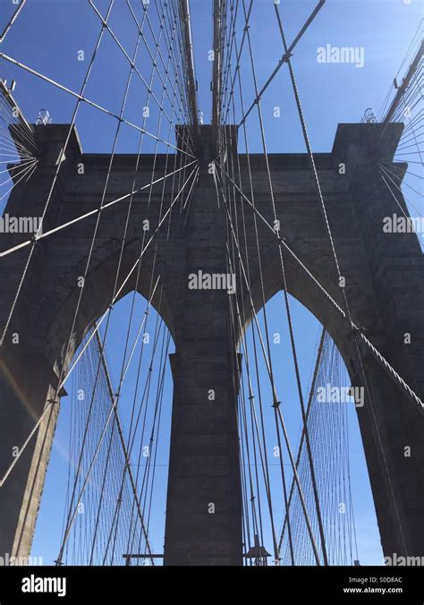 Brooklyn Bridge walkway Stock Photo - Alamy