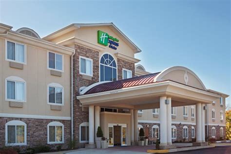 Holiday Inn Express and Suites Meriden, an IHG Hotel, Meriden – Updated ...