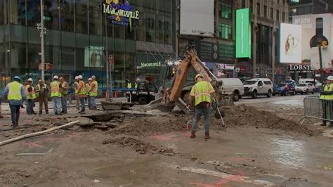 Water main break under NYC's Times Square floods streets, subways