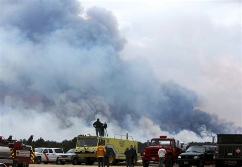 Forest fire burns thousands of acres in New Jersey Pinelands | AP News