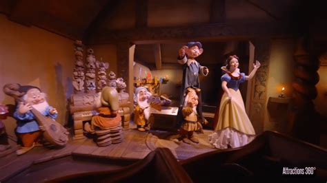 People Are Not Happy With This New Scene At Disneyland's Snow White Ride