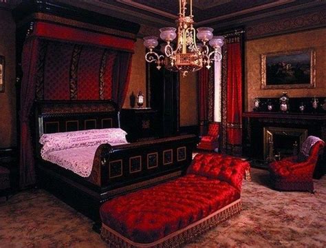 Gorgeous Red Romantic Bedroom Design Ideas 13 | Gothic bedroom ...