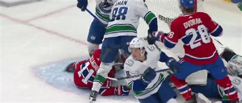 NHL Legend Knocks Over Goalie, Falls Down, Ends Up Fighting 2 Players ...