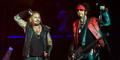 Mötley Crüe Reuniting for 2020 Tour with Def Leppard and Poison: Report ...