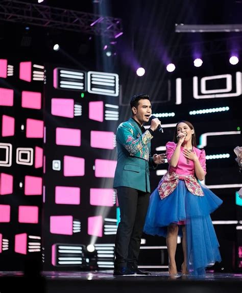 6 Intimate Portraits of Hari Putra LIDA and Putri DA During Duet ...