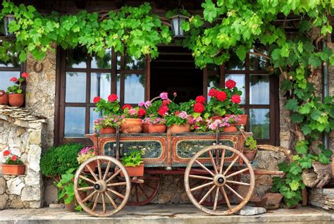 27 Rustic Wagon Planter Ideas | Garden Outline