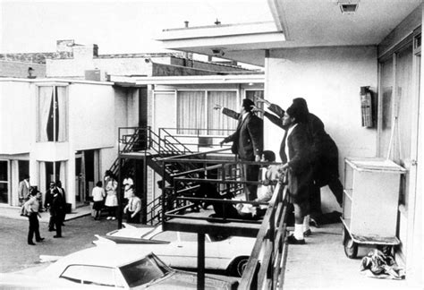 Martin Luther King, Jr Assassination Photograph by Everett - Fine Art ...