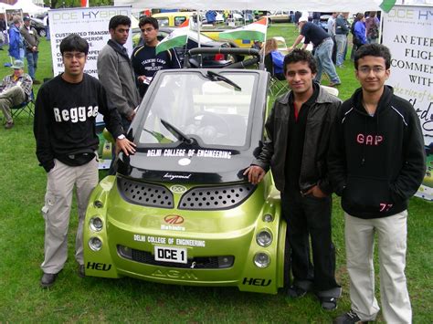 fussing with stuff: 012 - Students at the Delhi College of Engineering ...