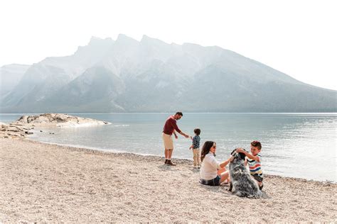 Lake Minnewanka Cruise: Banff National Park Sightseeing by Boat