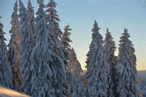 winter mountain landscape 10686543 Stock Photo at Vecteezy