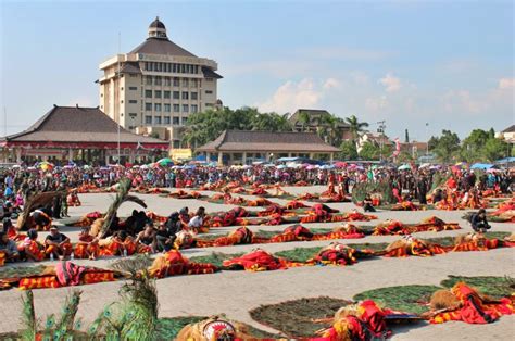 √ Tari Reog Ponorogo: Pengertian & Pembahasan Lengkap - Sindunesia