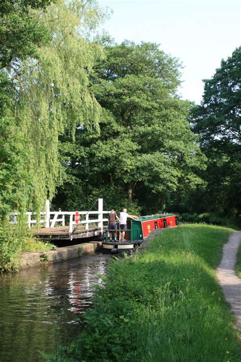 Cruise guide to the Macclesfield Canal - Canal Boat