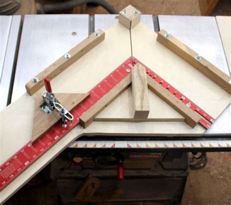 45 degree miter sled for the table saw - Home Built Workshop