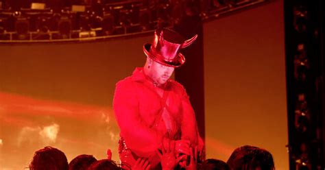 Non-Binary Pop Star Sam Smith Performs BDSM, Devil-Themed 'Unholy' at ...