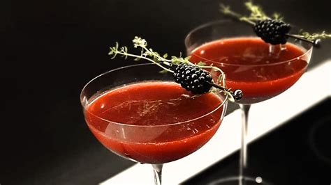 5 Of The Best Summer Cocktail Recipes (With Herb Garnishes) – CUP O FLORA