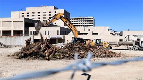 DVIDS - Images - Wilford Hall Medical Center Demolition [Image 5 of 5]