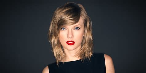 Taylor Swift signs incredible record deal with Republic Records and