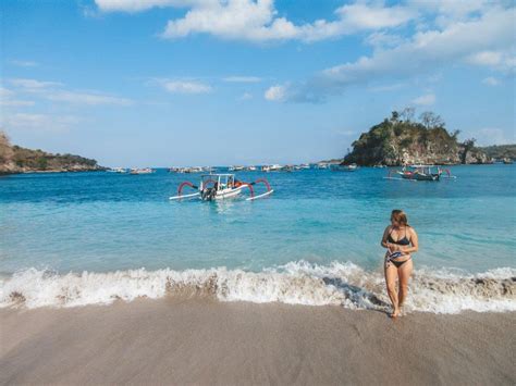 Snorkeling in Crystal Bay on Nusa Penida, Indonesia | Jana Meerman