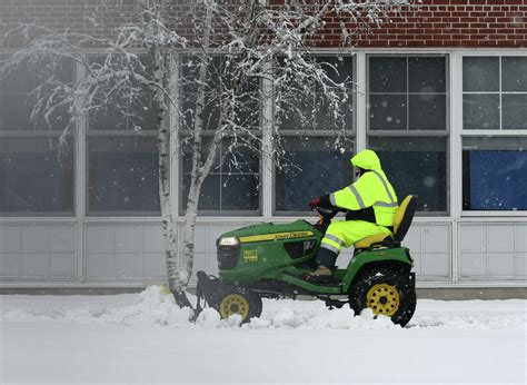 Connecticut digs out after first big snowfall of season