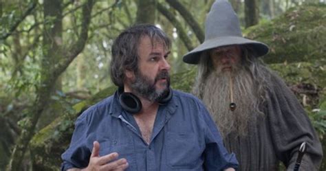 Peter Jackson Clarifies ‘Hobbit’ Trilogy Talk; Third Movie Based on ...