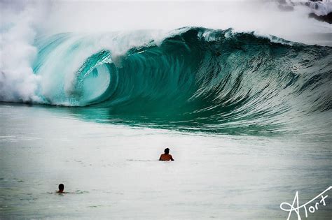 waimea bay shorebreak - Hawaii Pictures