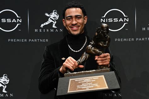 When will they give out the Heisman Trophy?