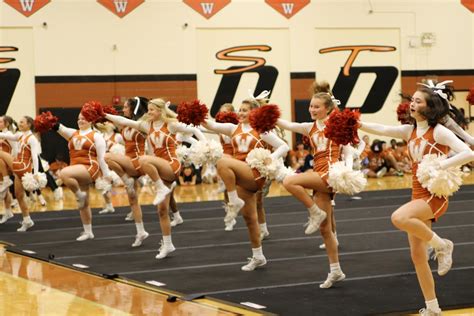 Students Showcase Talents at Homecoming Pep Rally – Westwood Horizon