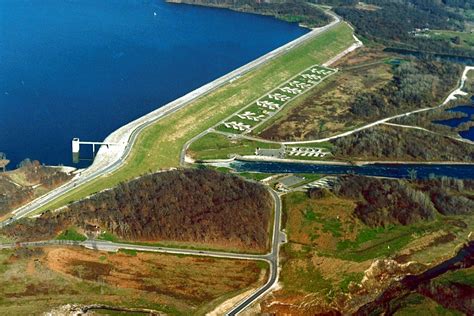 File:USACE Saylorville Lake and Dam.jpg - Wikimedia Commons