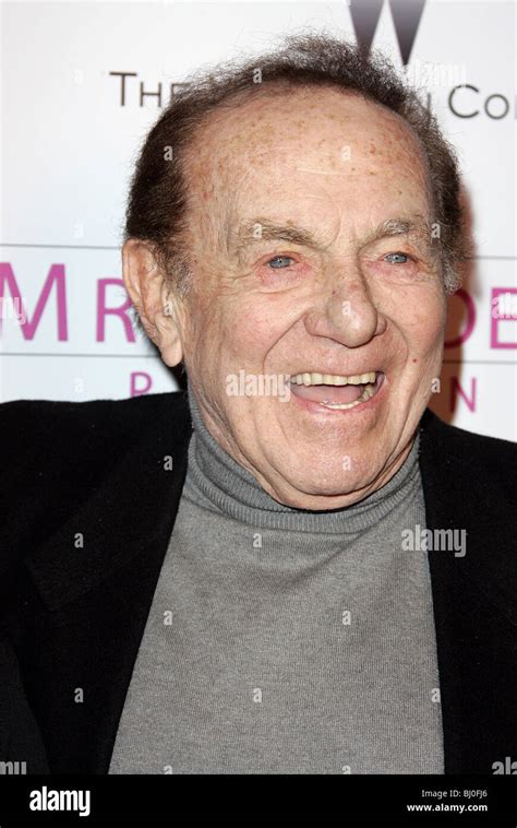 JACK CARTER ACTOR BEVERLY HILLS LOS ANGELES USA 05/12/2005 Stock Photo - Alamy