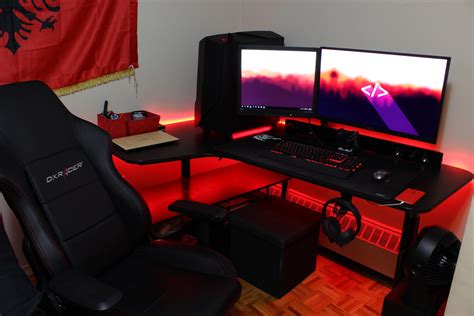 Red like my country. I'd like feedback plz. Gaming Desk Setup, Best ...