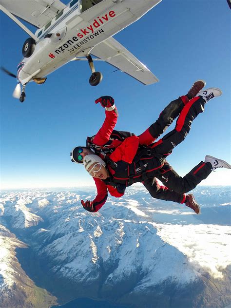 Skydiving | Snowscene