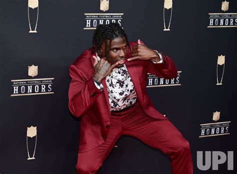 Photo: Chiefs' Tyreek Hill arrives at the NFL Honors at Super Bowl LIII ...