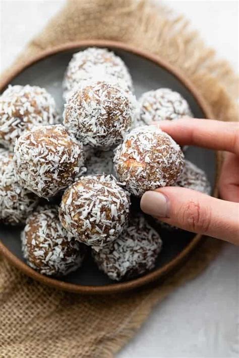 Coconut Date Balls {3 Ingrednets ONLY} | FeelGoodFoodie