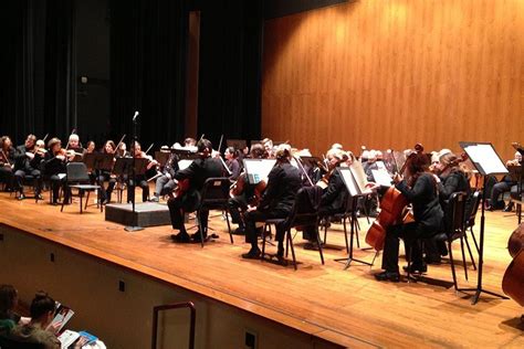 Louisville Orchestra performs in Ogle Center – The Horizon