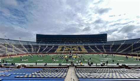 Big House Tours - Alumni Association of the University of Michigan