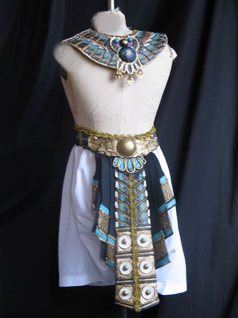 Costumes History in a Nutshell: Ancient Egypt | Egyptian clothing, Egypt fashion, Egyptian dress