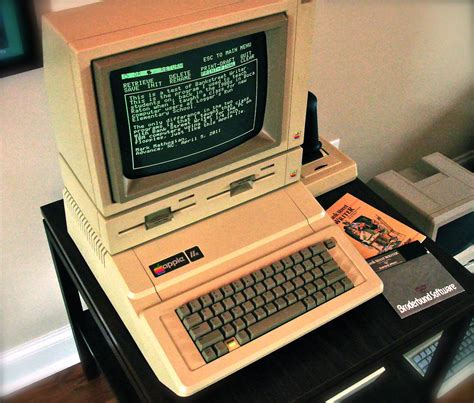 Apple IIe and Bank Street Writer | A vintage Apple IIe with … | Flickr
