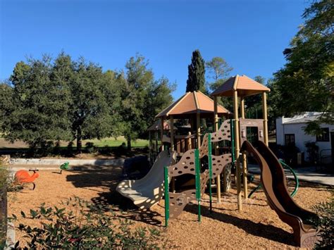 Hillcrest Park Playground – Go Park Play